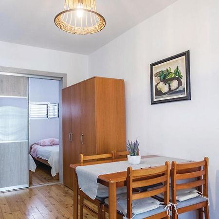 Awesome Apartment In Klek With Kitchen Exteriér fotografie