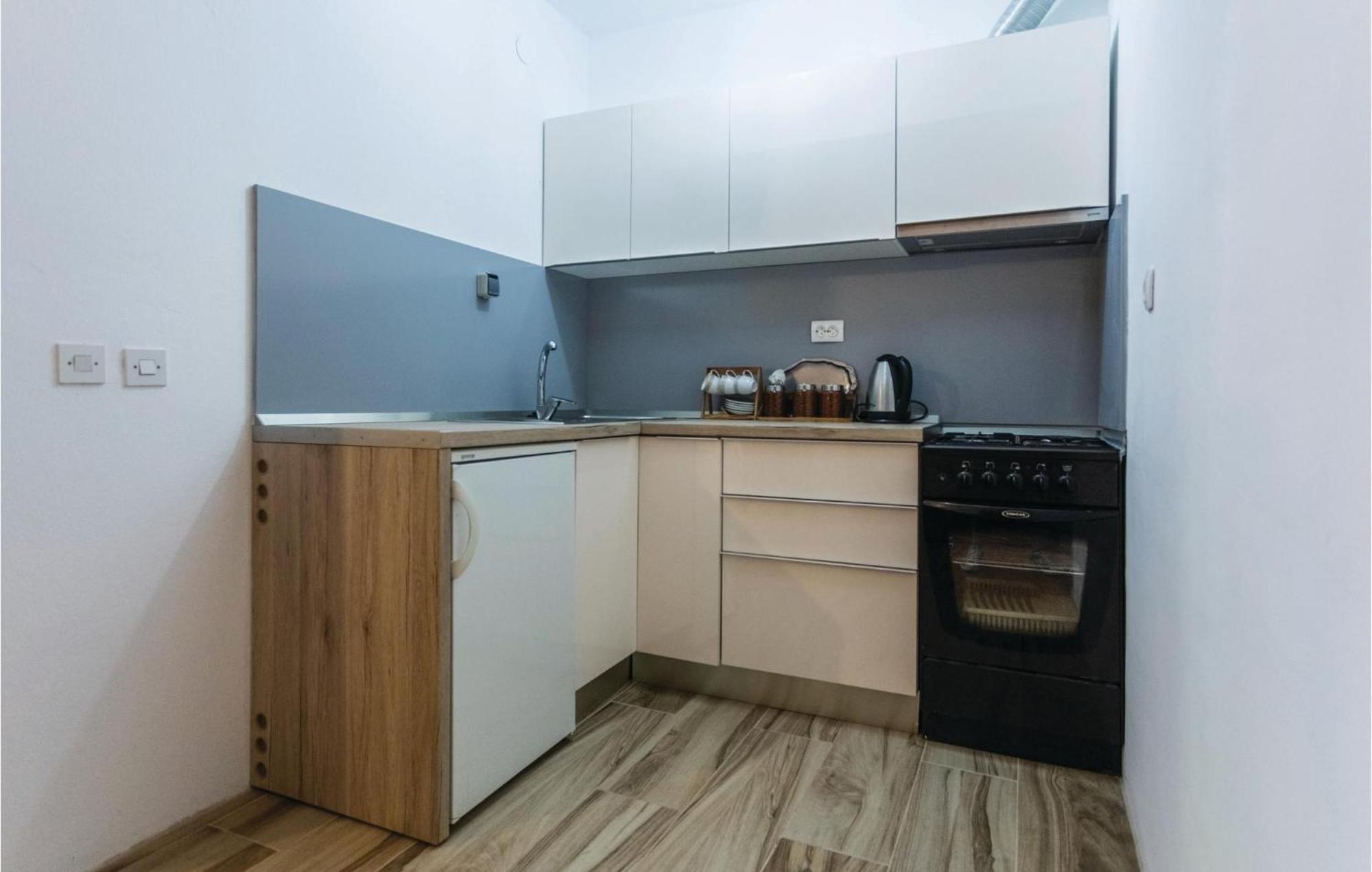 Awesome Apartment In Klek With Kitchen Exteriér fotografie