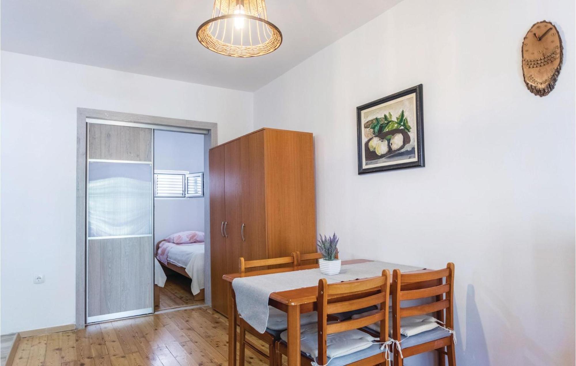 Awesome Apartment In Klek With Kitchen Exteriér fotografie